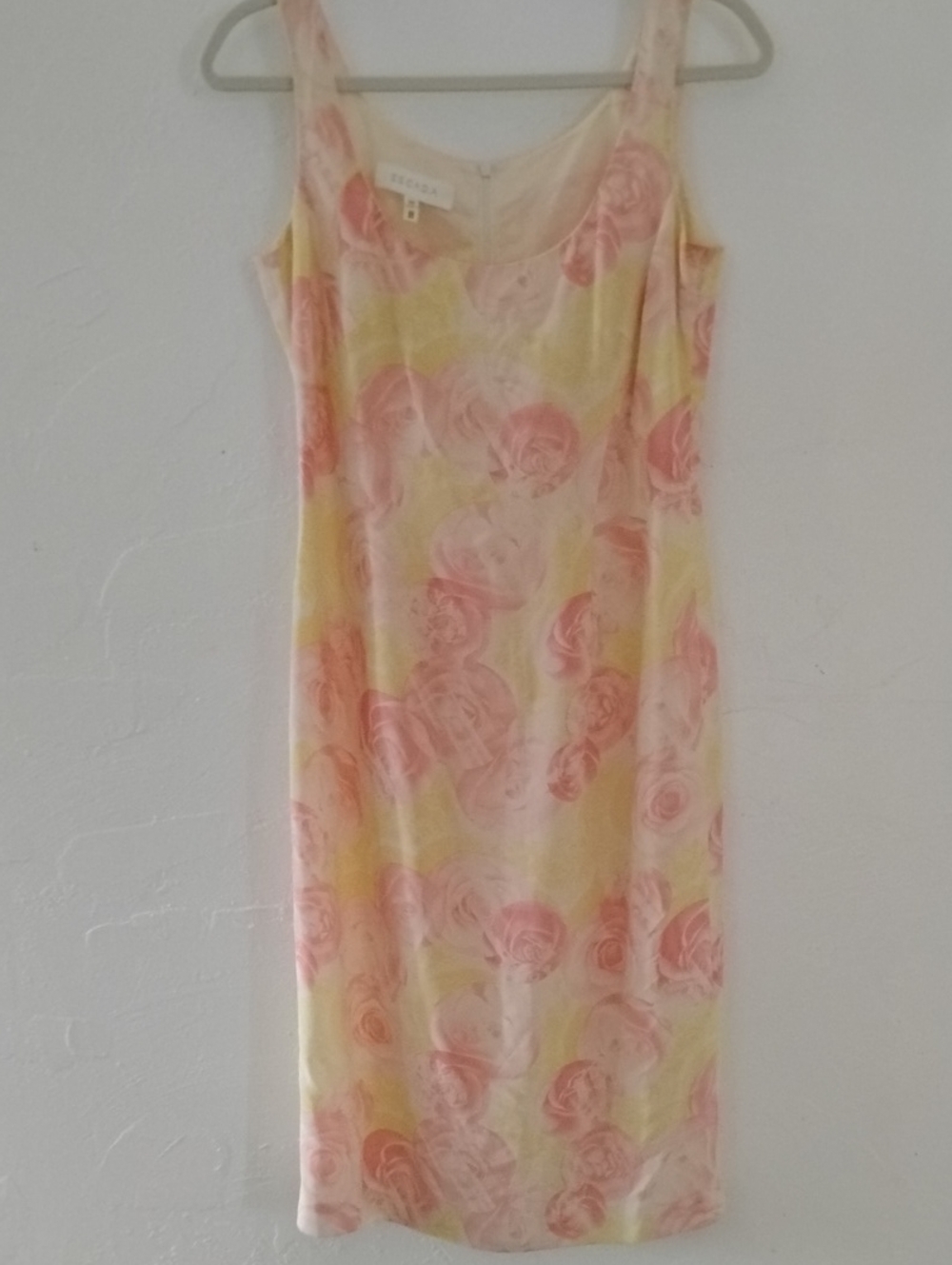 Escada Sleeveless Silk Pink Floral Shift Dress Sz 36